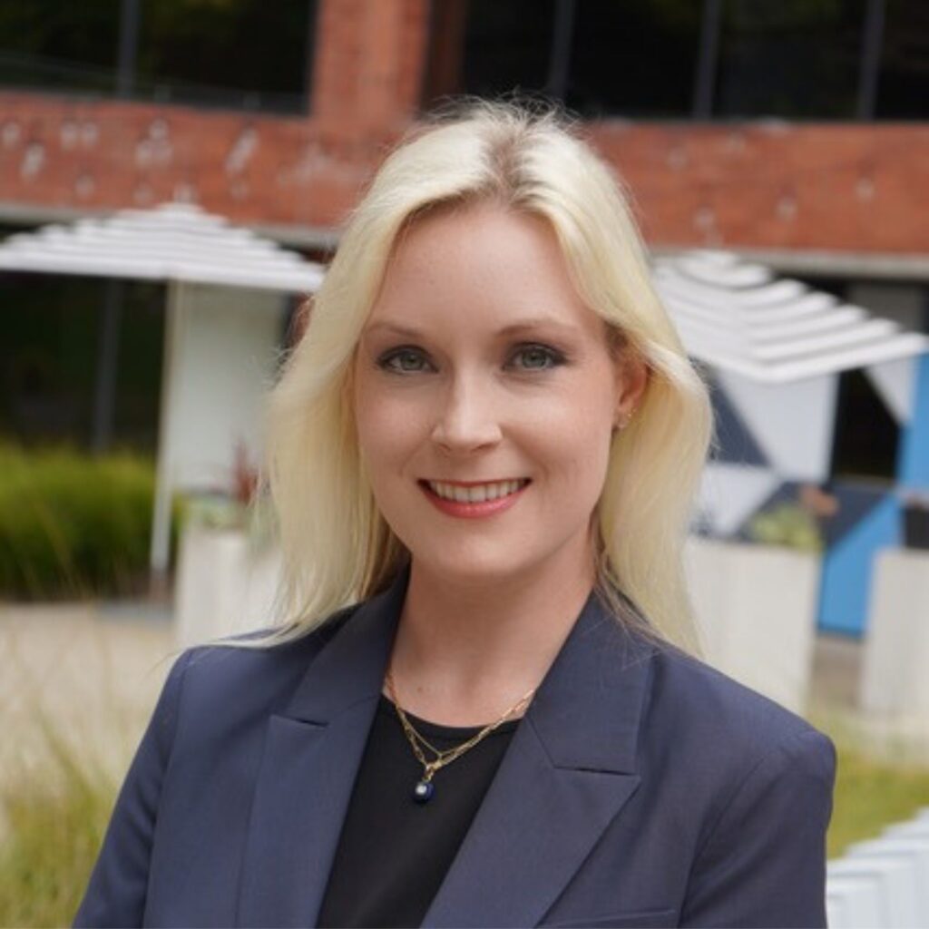 Portrait photo of Olivia Vain